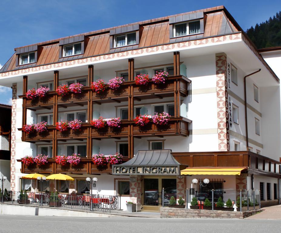 Hotel Ingram เซลวาดีวัลการ์เดนา ภายนอก รูปภาพ